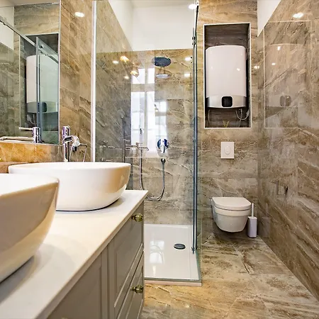 Best4stay Luxury Pensión 4*