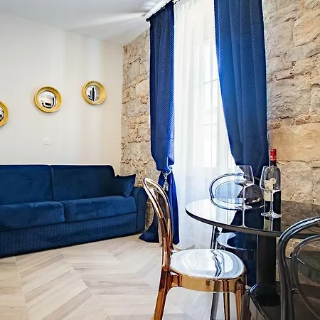 Πανσιόν Best4stay Luxury 4*